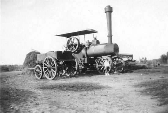 Archivo: Cosechadora a vapor.jpg